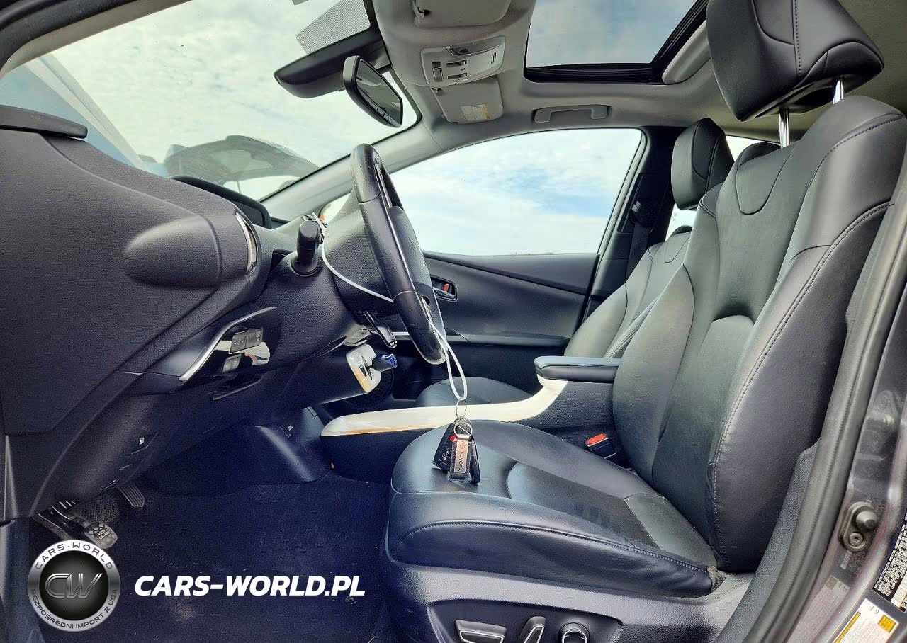 2016 Toyota Prius Four VIN:JTDKARFU5G3001528 - 7