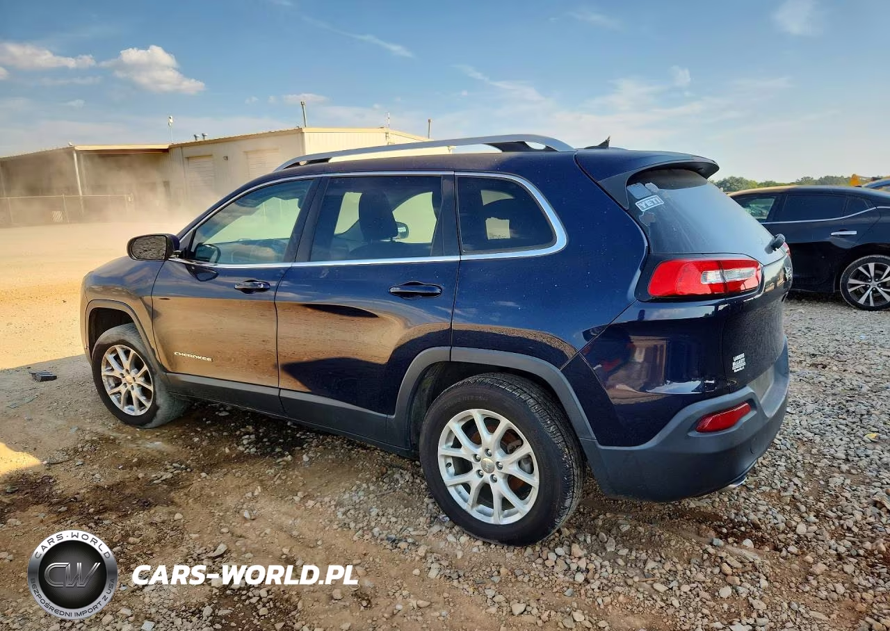 2015 Jeep Cherokee Latitude VIN:1C4PJLCB3FW560787 - 2