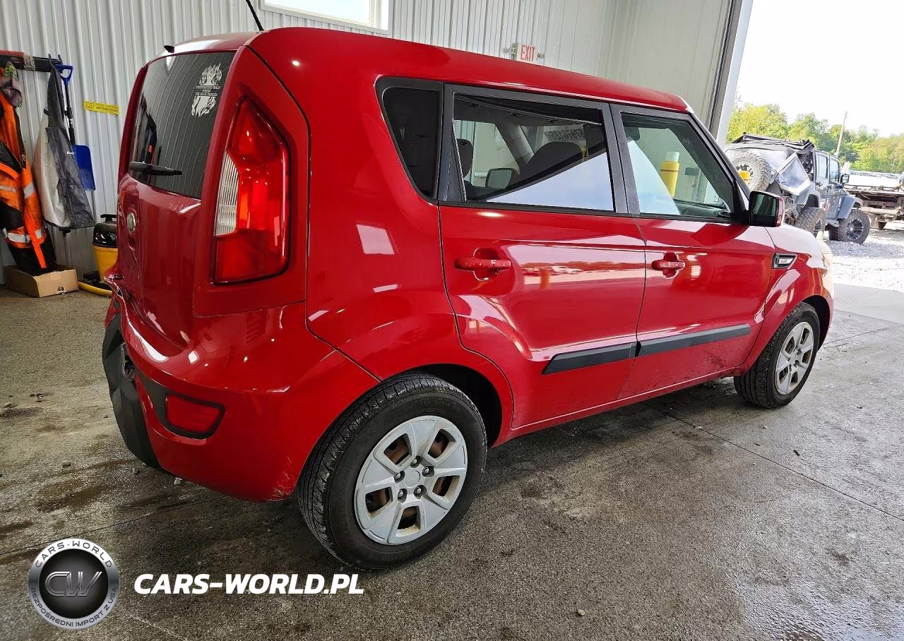 2013 Kia Soul Base VIN:KNDJT2A58D7595789 - 3