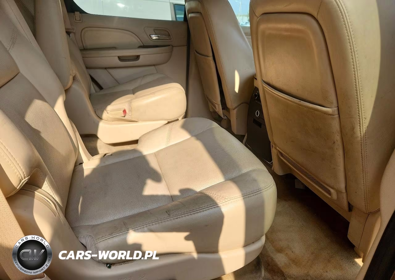 2007 Cadillac Escalade Luxury VIN:1GYFK638X7R335985 - 10