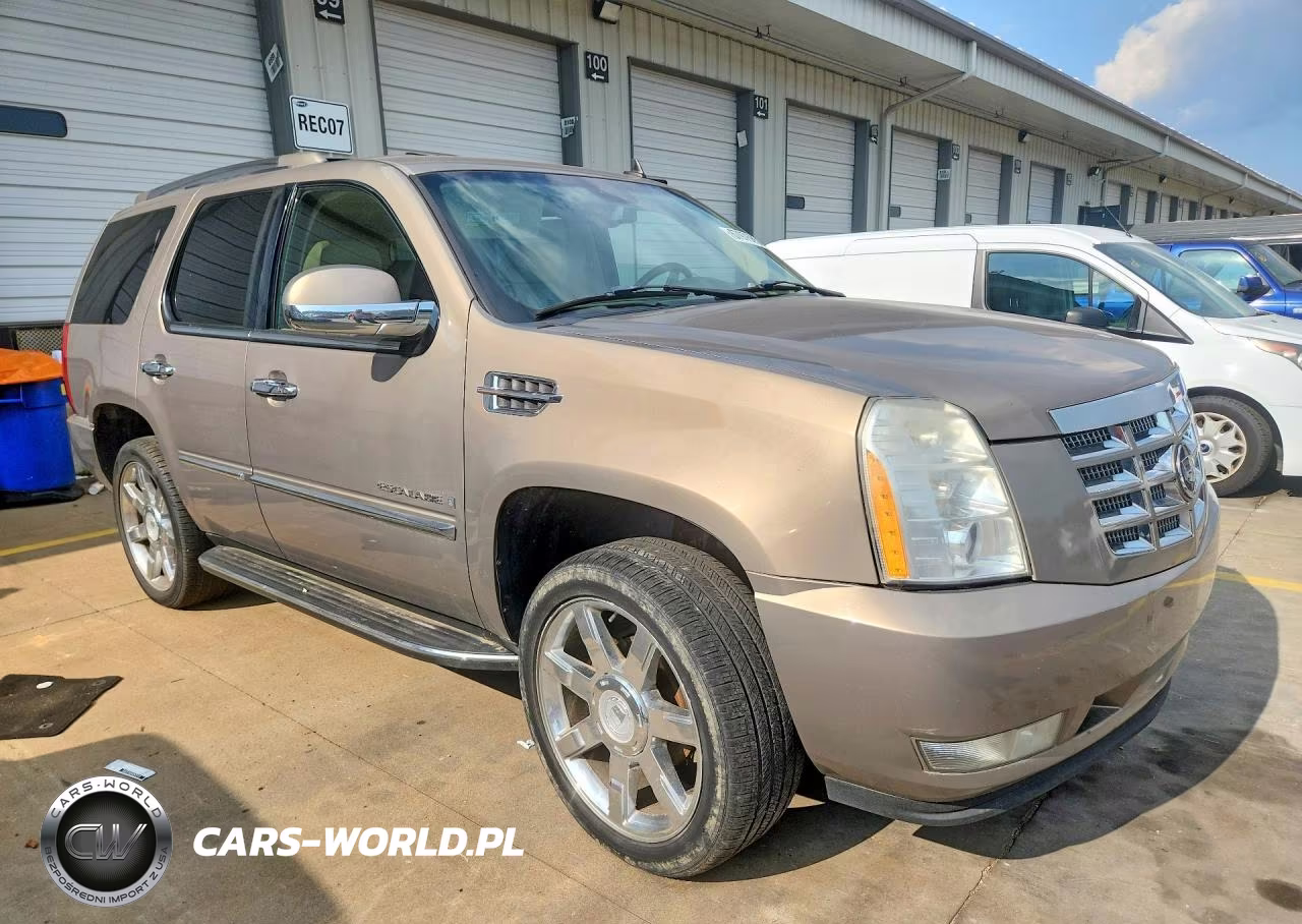 2007 Cadillac Escalade Luxury VIN:1GYFK638X7R335985 - 4