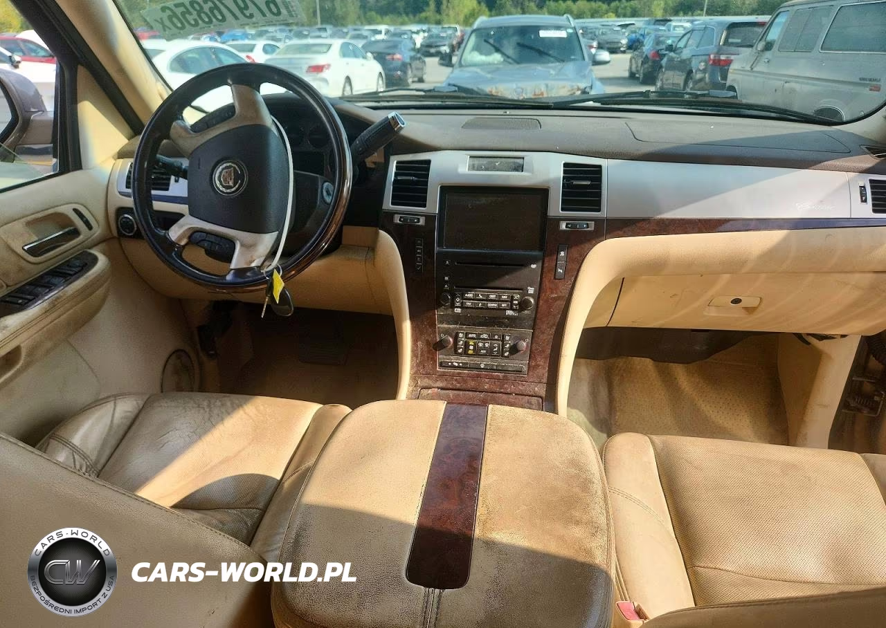 2007 Cadillac Escalade Luxury VIN:1GYFK638X7R335985 - 8