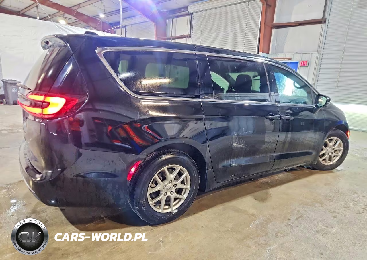 2025 Chrysler Pacifica Select VIN:2C4RC1BG2SR523981 - 3