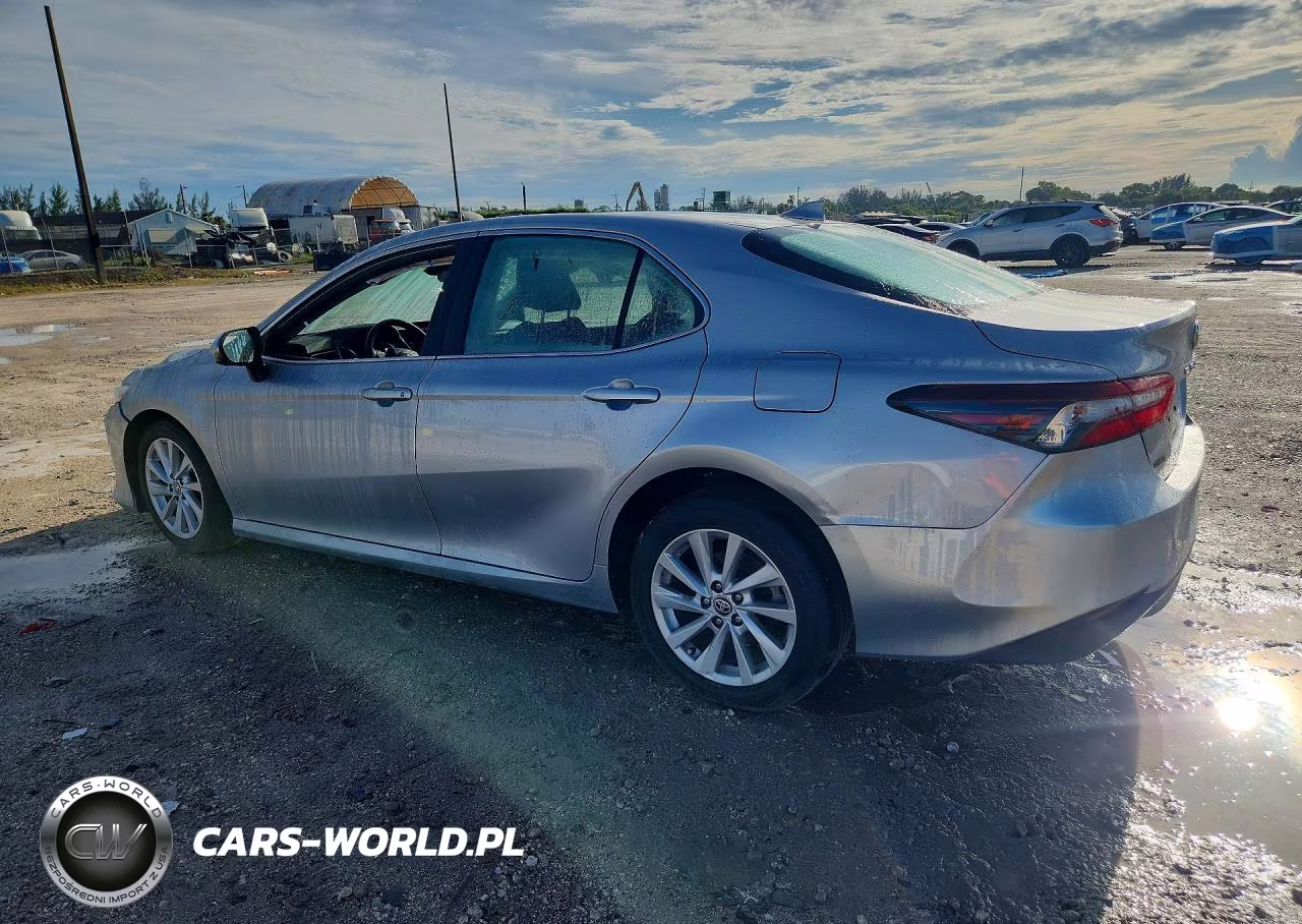 2021 Toyota Camry Le VIN:4T1C11AK0MU561647 - 2