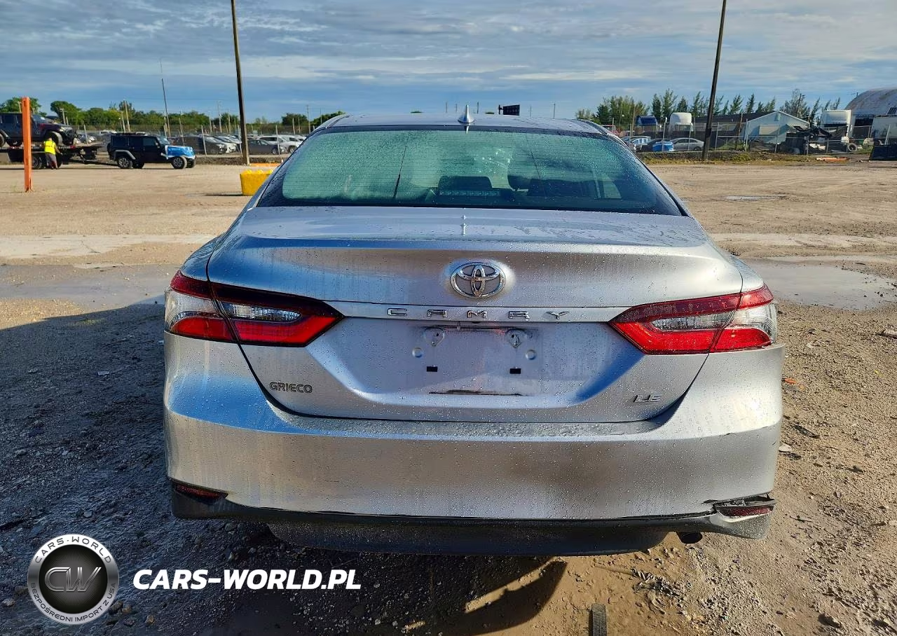 2021 Toyota Camry Le VIN:4T1C11AK0MU561647 - 6