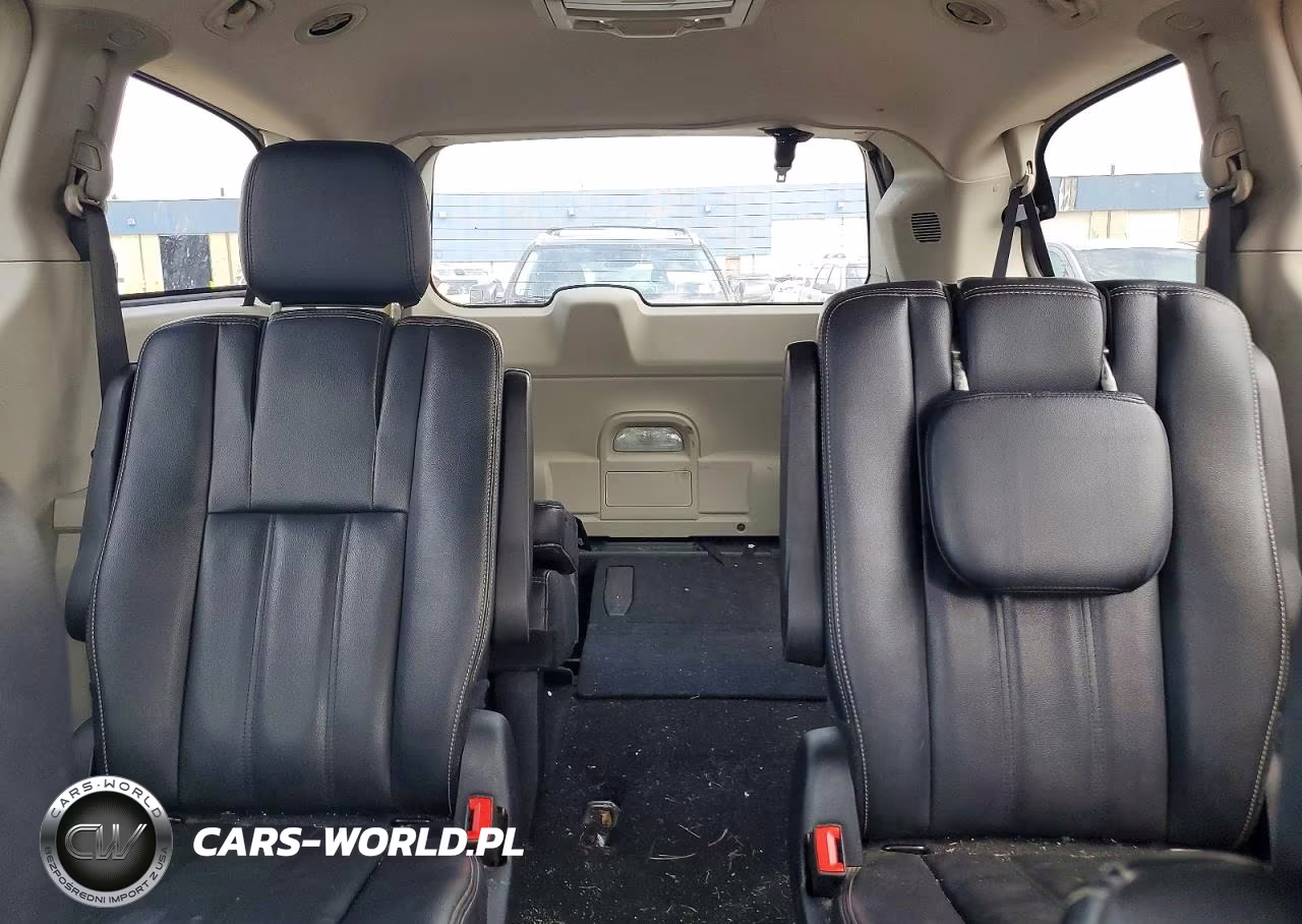 2016 Chrysler Town & Country Touring VIN:2C4RC1BG5GR212519 - 10