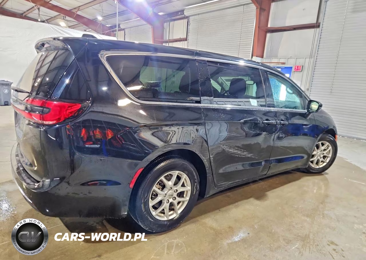 2024 Chrysler Pacifica Touring L VIN:2C4RC1BG5RR140059 - 3