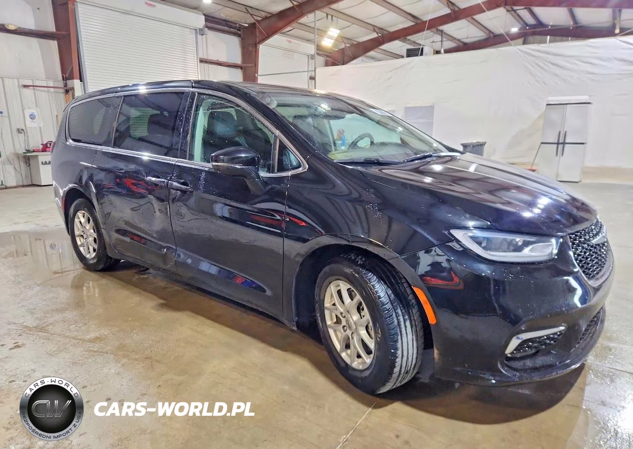 2024 Chrysler Pacifica Touring L VIN:2C4RC1BG5RR140059 - 4