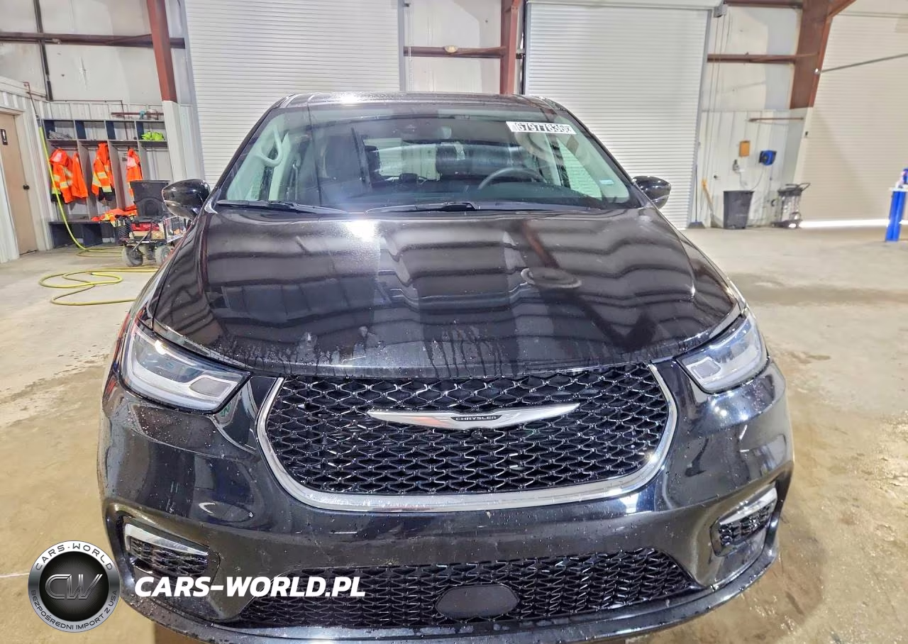 2024 Chrysler Pacifica Touring L VIN:2C4RC1BG5RR140059 - 5