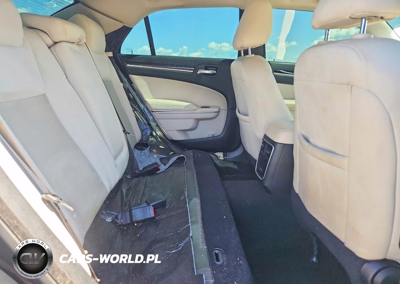 2023 Chrysler 300 Touring VIN:2C3CCAAG8PH505946 - 10