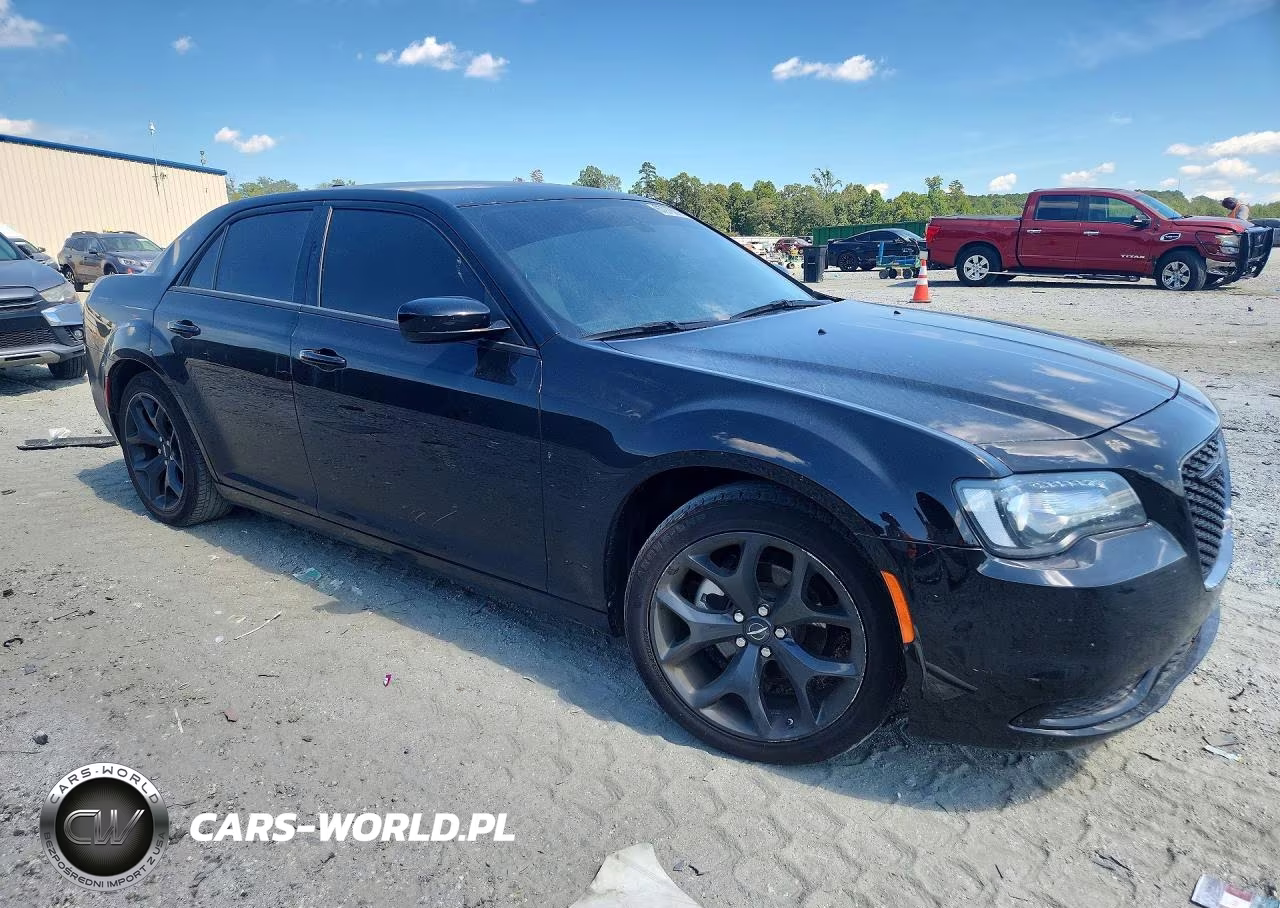 2023 Chrysler 300 Touring VIN:2C3CCAAG8PH505946 - 4