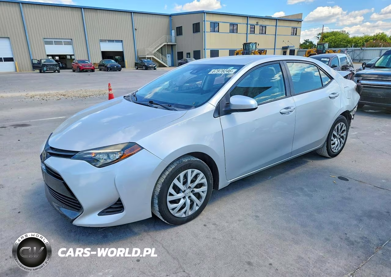 2017 Toyota Corolla Le VIN:5YFBURHE8HP586482 - 1