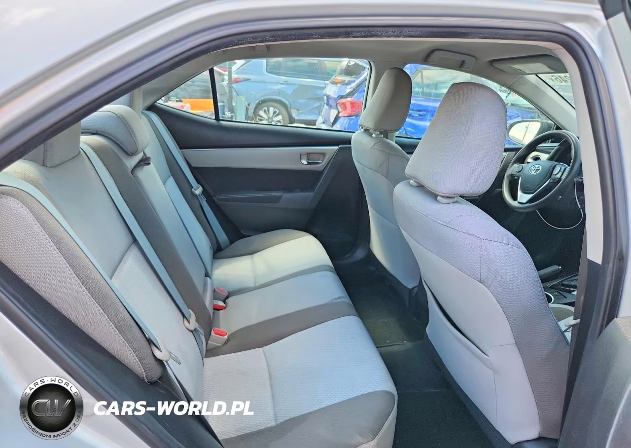 2017 Toyota Corolla Le VIN:5YFBURHE8HP586482 - 10