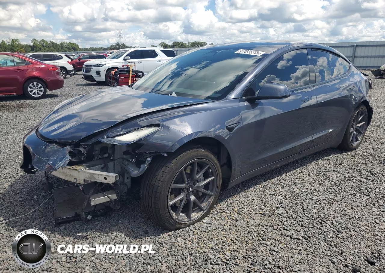 2021 Tesla Model 3 – zdjęcie 1 z 13