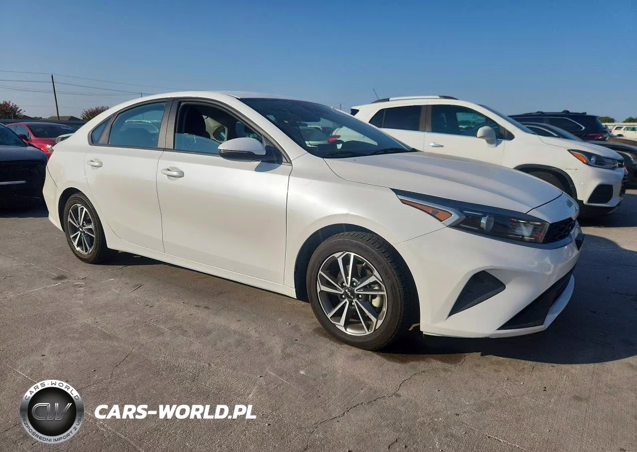 2022 Kia Forte Lxs VIN:3KPF24AD0NE475594 - 4