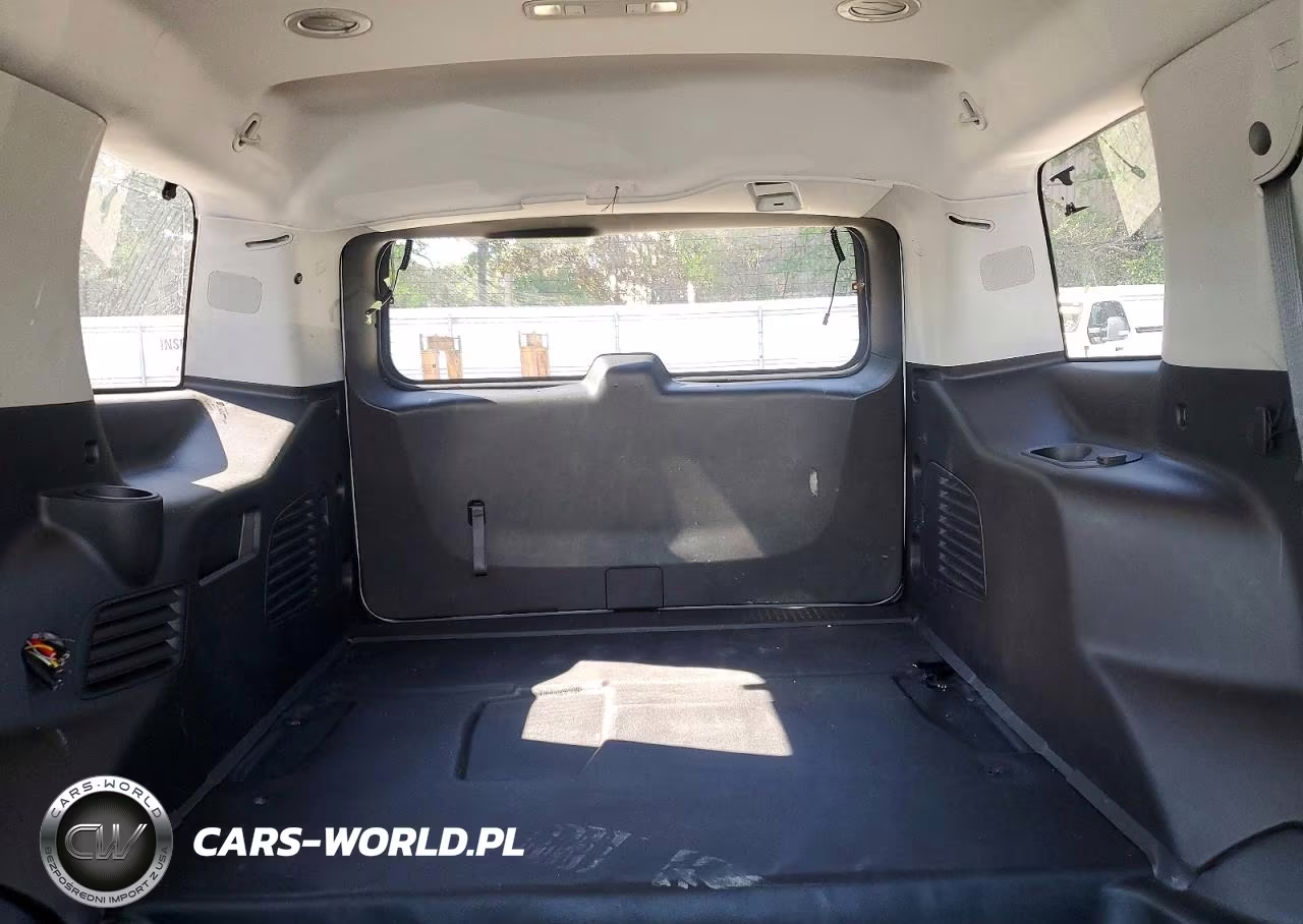 2018 Chevrolet Tahoe Police VIN:1GNLCDEC7JR229262 - 10