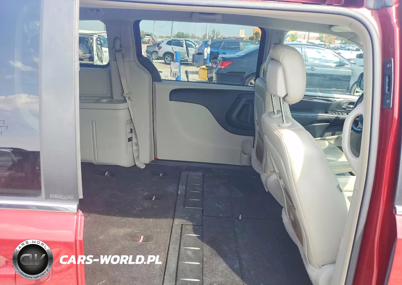 2012 Chrysler Town & Country Touring VIN:2C4RC1BG7CR170624 - 11