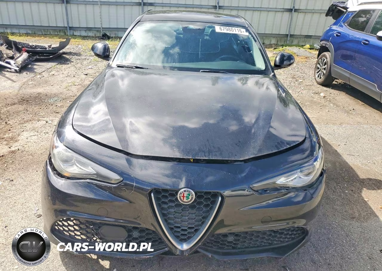 2017 Alfa Romeo Giulia Ti VIN:ZARFAECNXH7544753 - 5