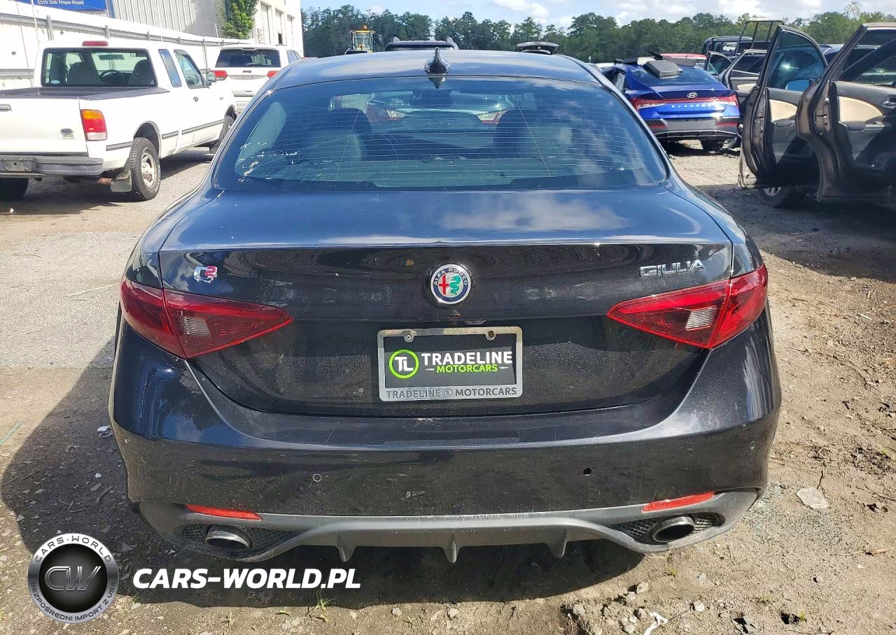 2017 Alfa Romeo Giulia Ti VIN:ZARFAECNXH7544753 - 6