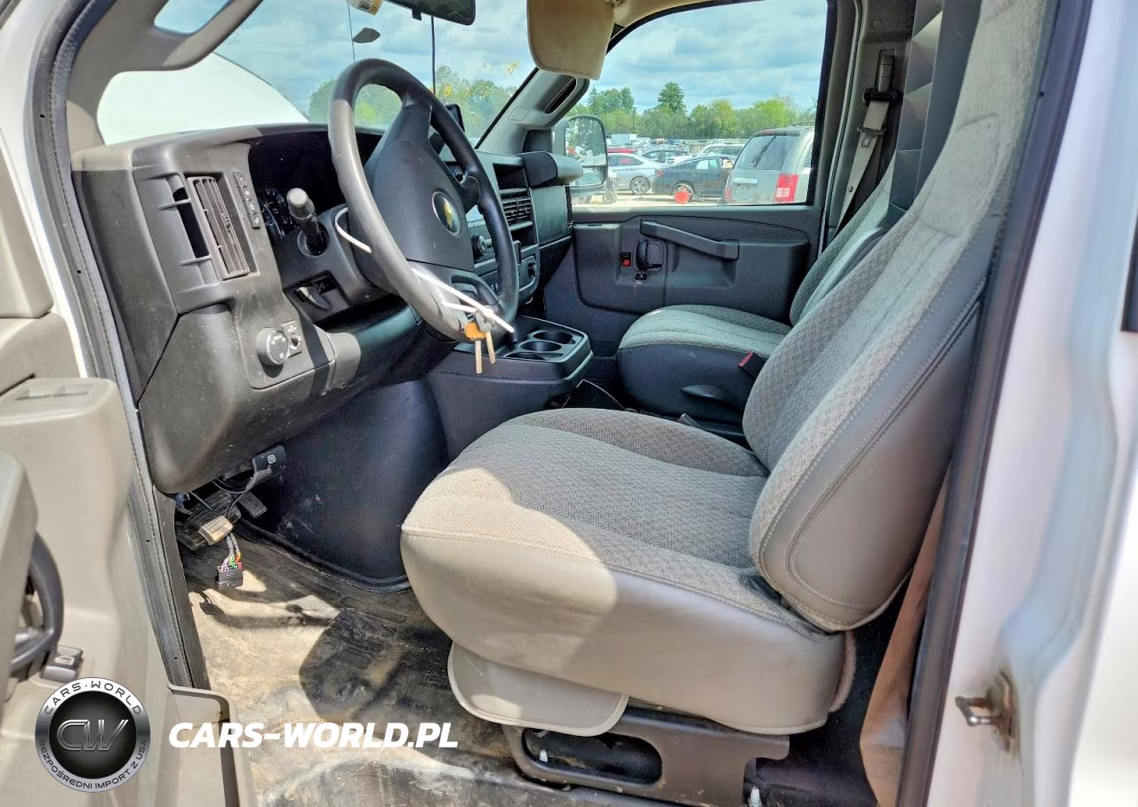 2020 Chevrolet Express G2500 VIN:1GCWGAFG2L1253822 - 7