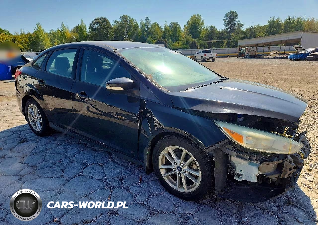 2016 Ford Focus Se VIN:1FADP3F20GL261327 - 4