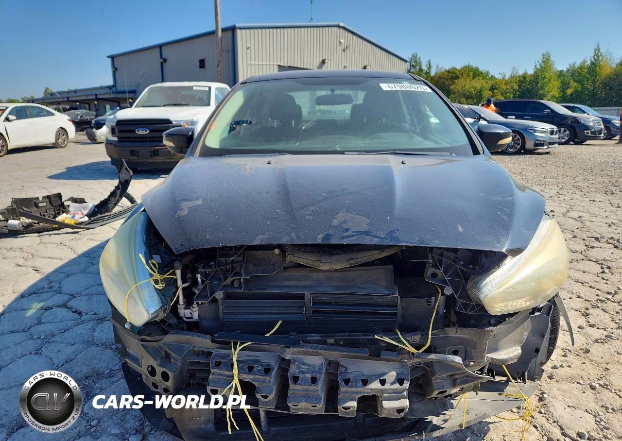 2016 Ford Focus Se VIN:1FADP3F20GL261327 - 5