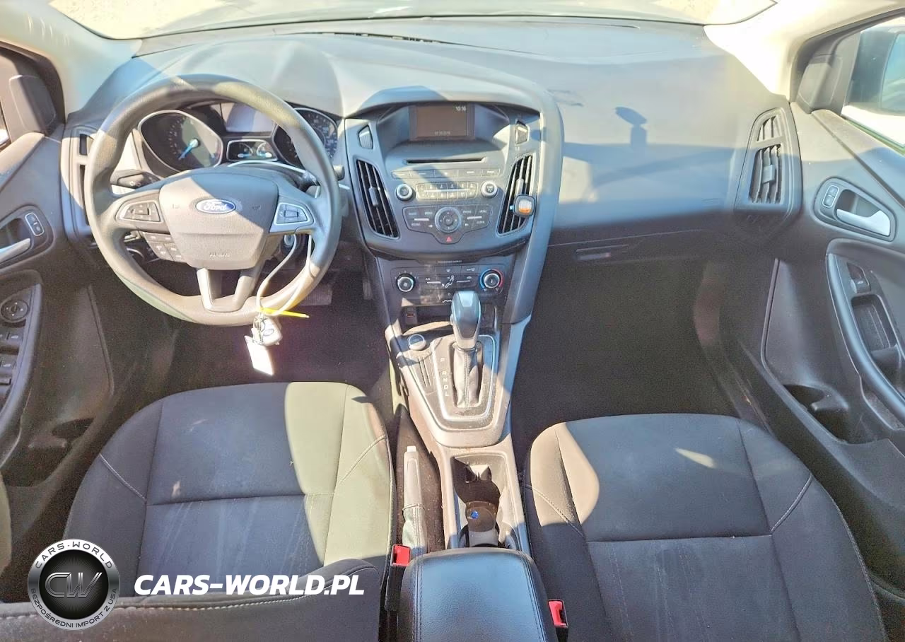2016 Ford Focus Se VIN:1FADP3F20GL261327 - 8