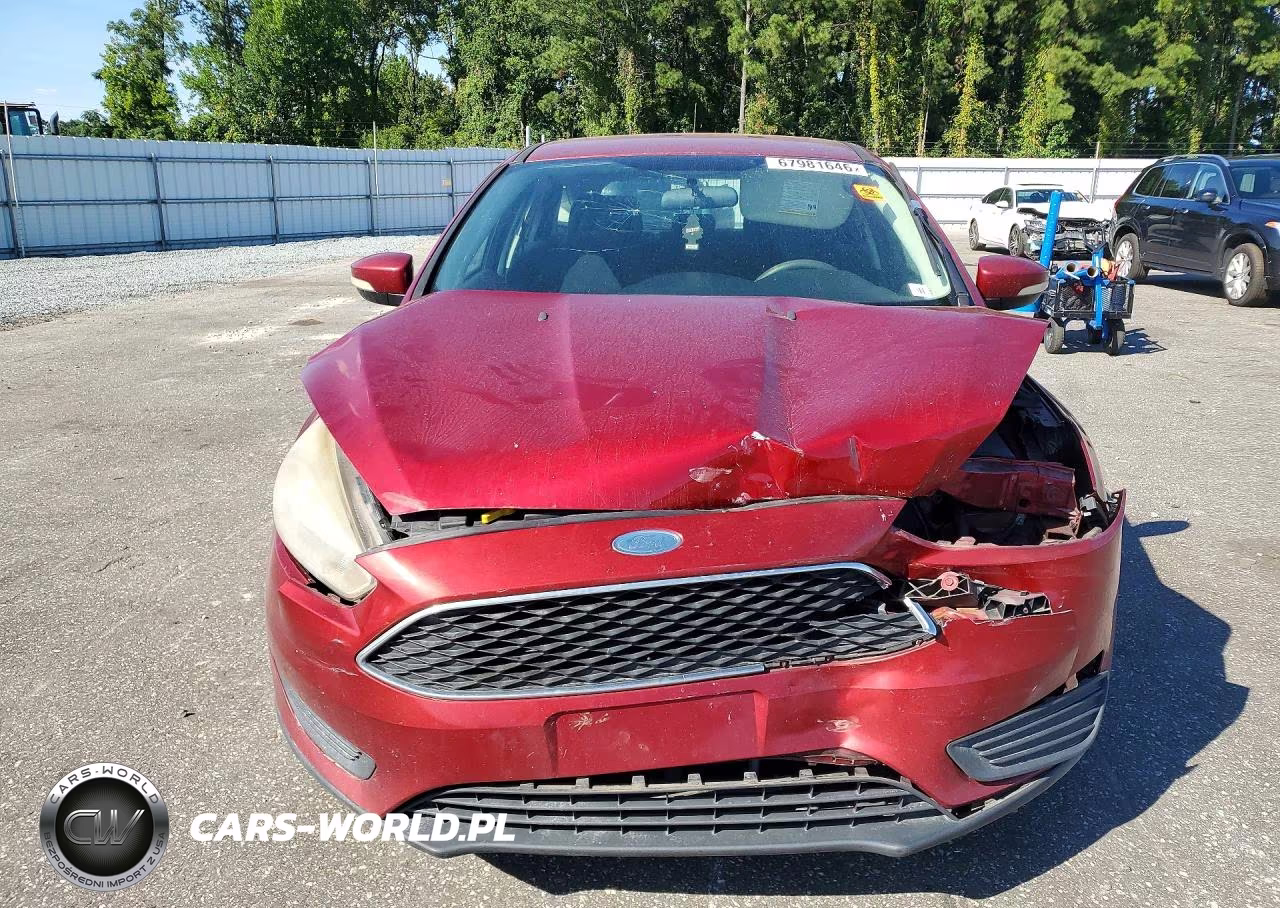 2017 Ford Focus Se VIN:1FADP3K22HL297687 - 5