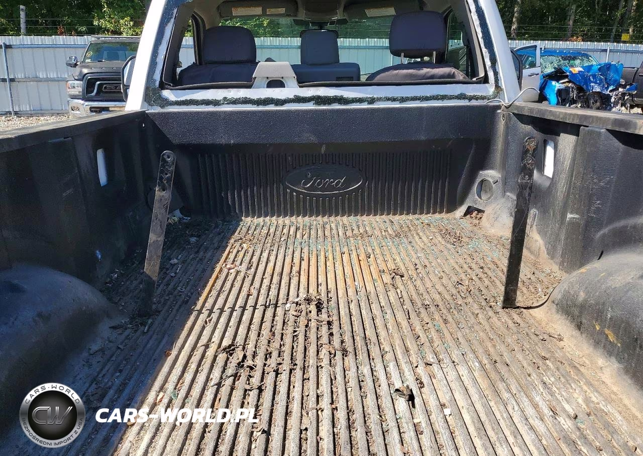 2022 Ford 350 Chscab VIN:1FTRF3A69NEG45587 - 10