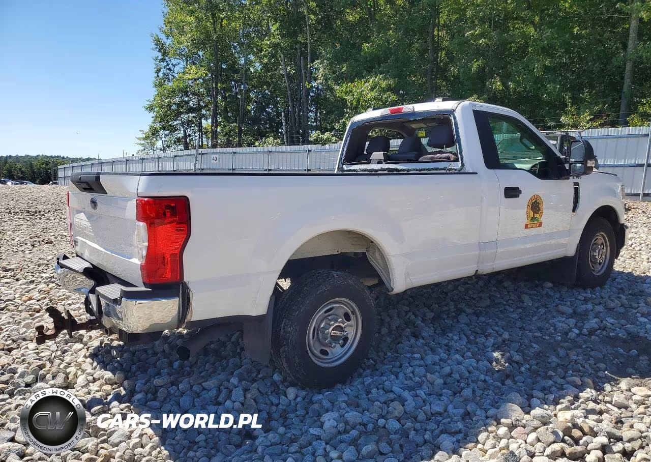 2022 Ford 350 Chscab VIN:1FTRF3A69NEG45587 - 3