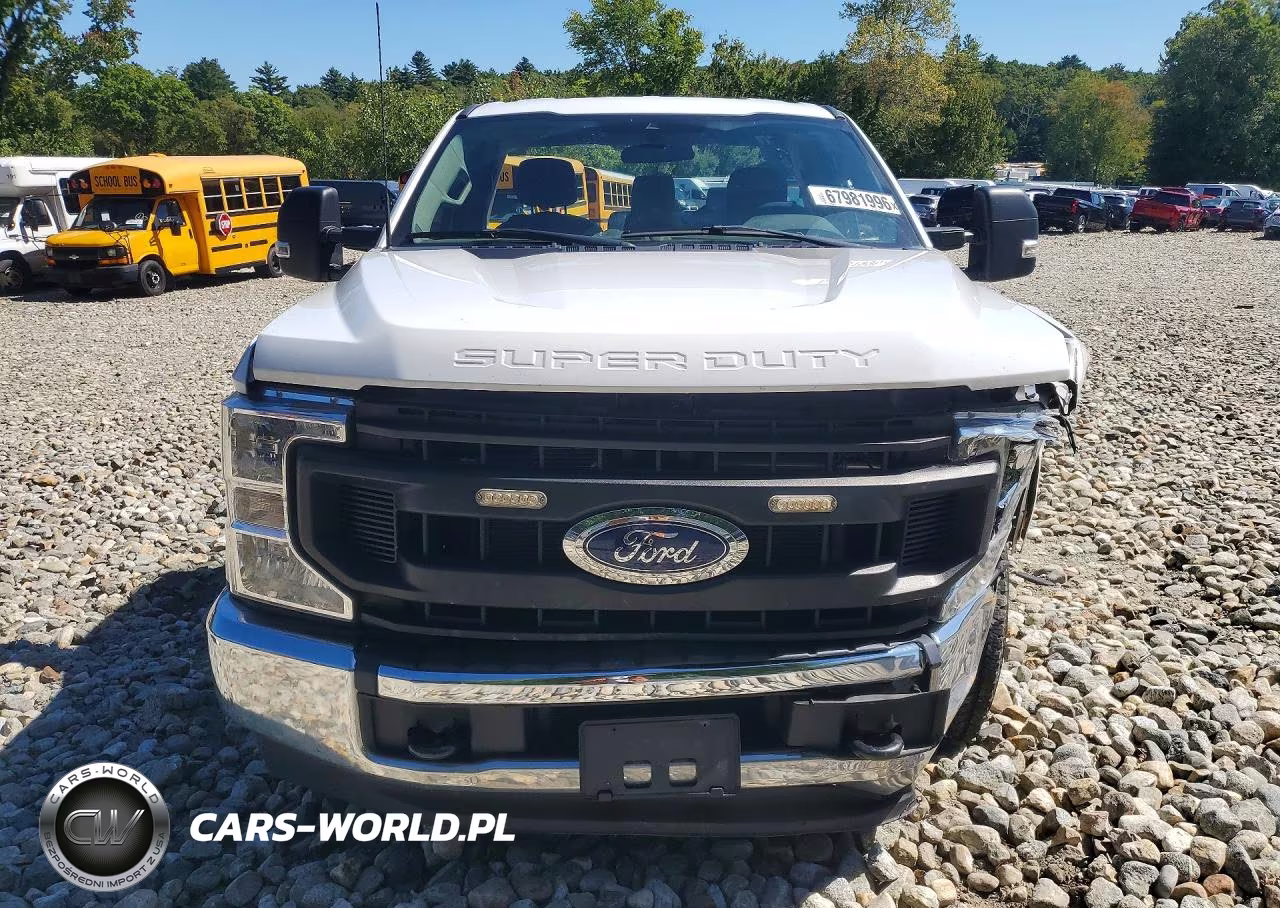 2022 Ford 350 Chscab VIN:1FTRF3A69NEG45587 - 5