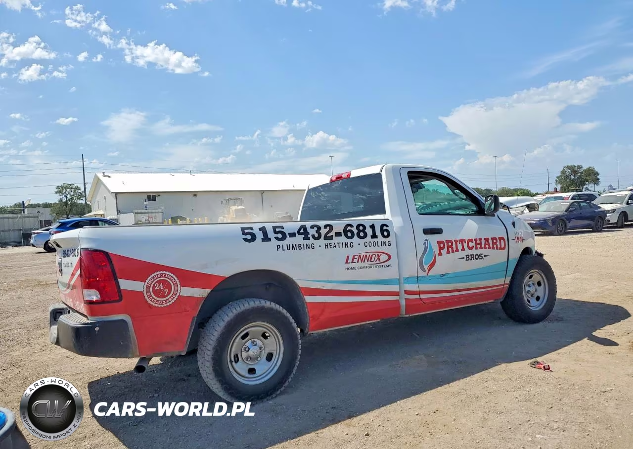 2021 Ram 1500 Classic Tradesman VIN:3C6JR6DG1MG624533 - 3