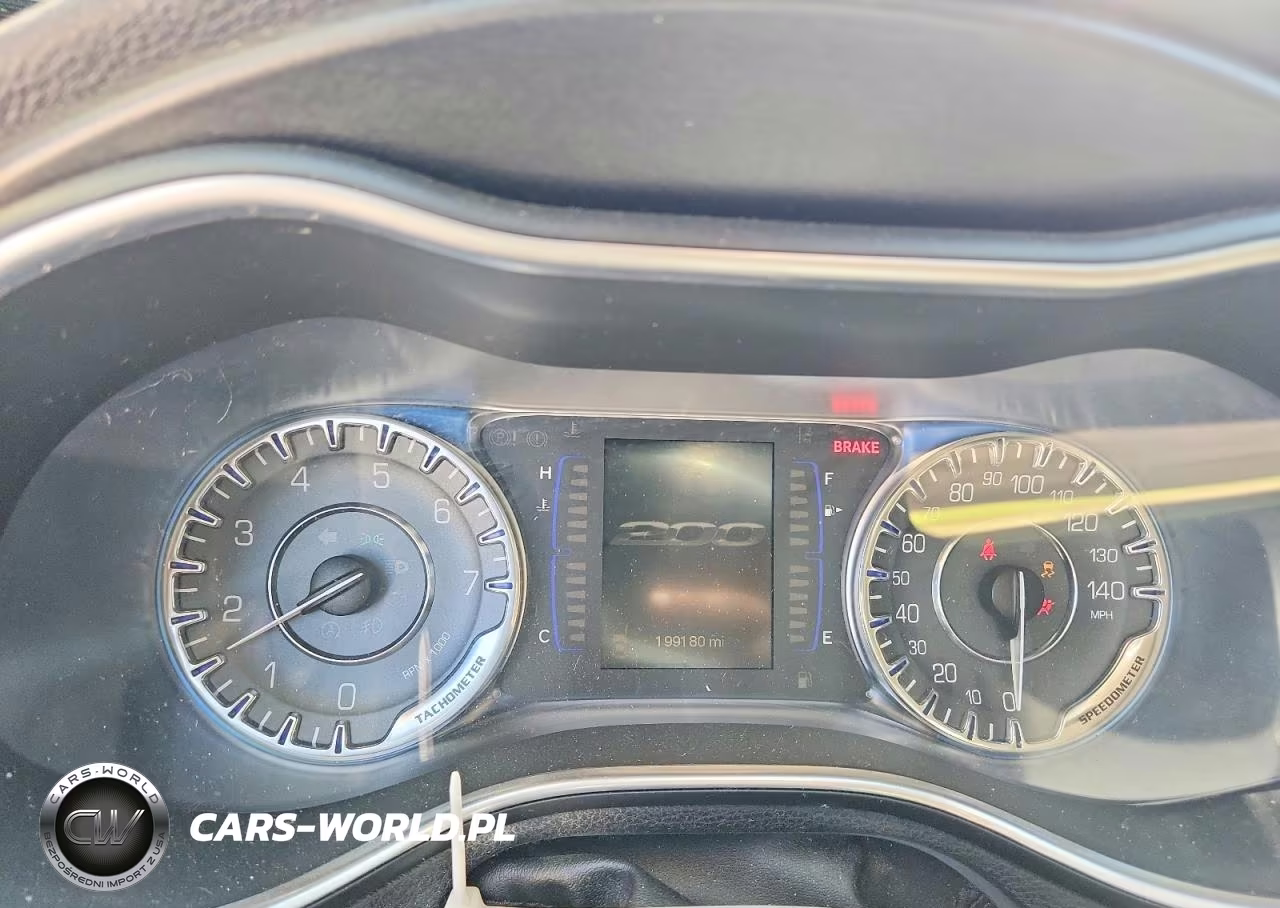 2015 Chrysler 200 Limited VIN:1C3CCCAB1FN647416 - 9