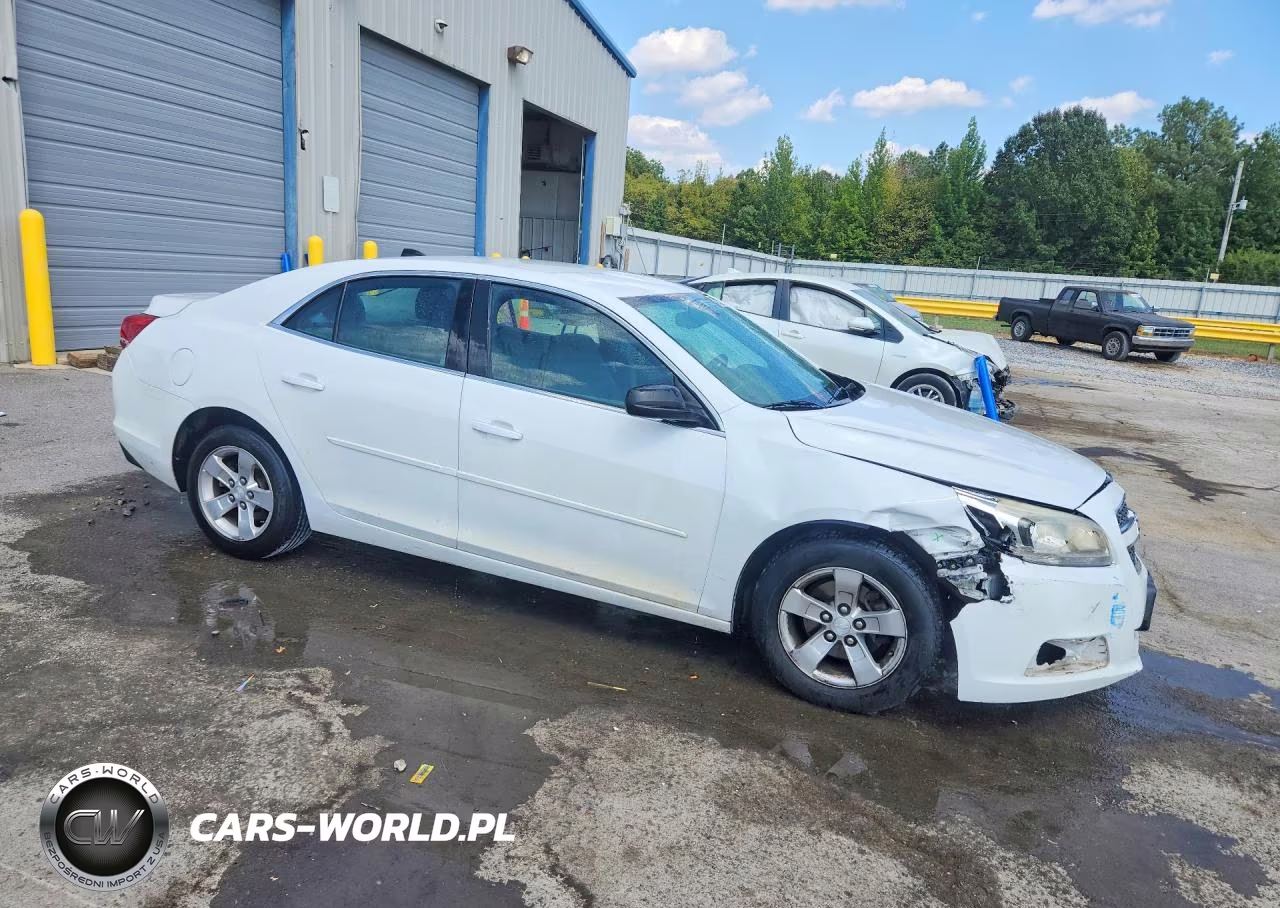 2013 Chevrolet Malibu Ls VIN:1G11B5SA3DF221993 - 4