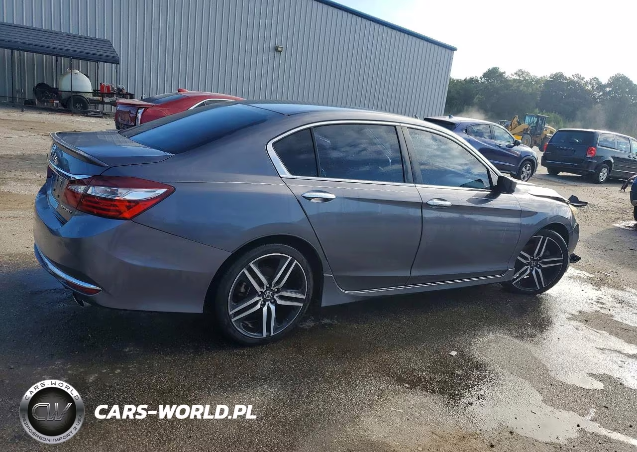 2017 Honda Accord Sport VIN:1HGCR2F56HA244373 - 3