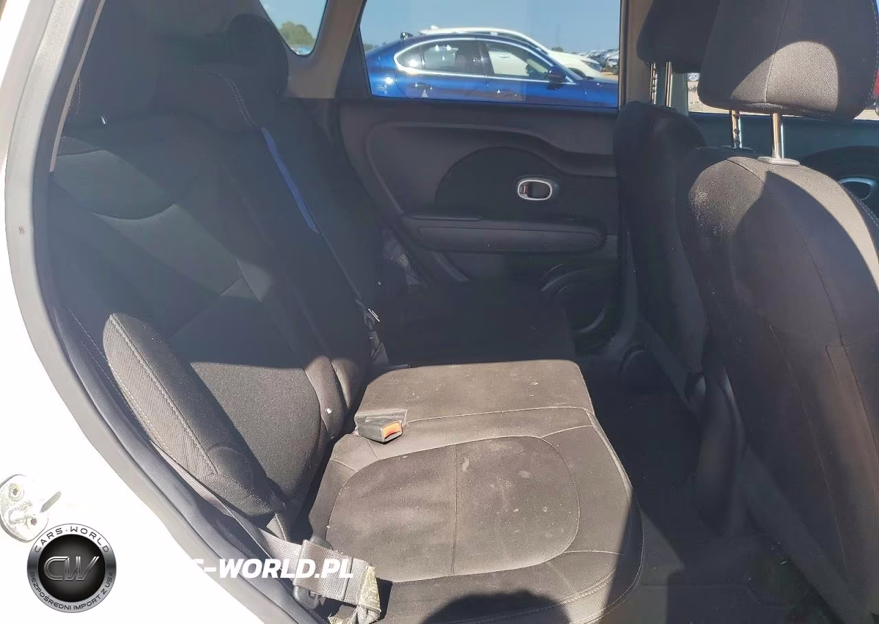 2018 Kia Soul Base VIN:KNDJN2A2XJ7619912 - 11