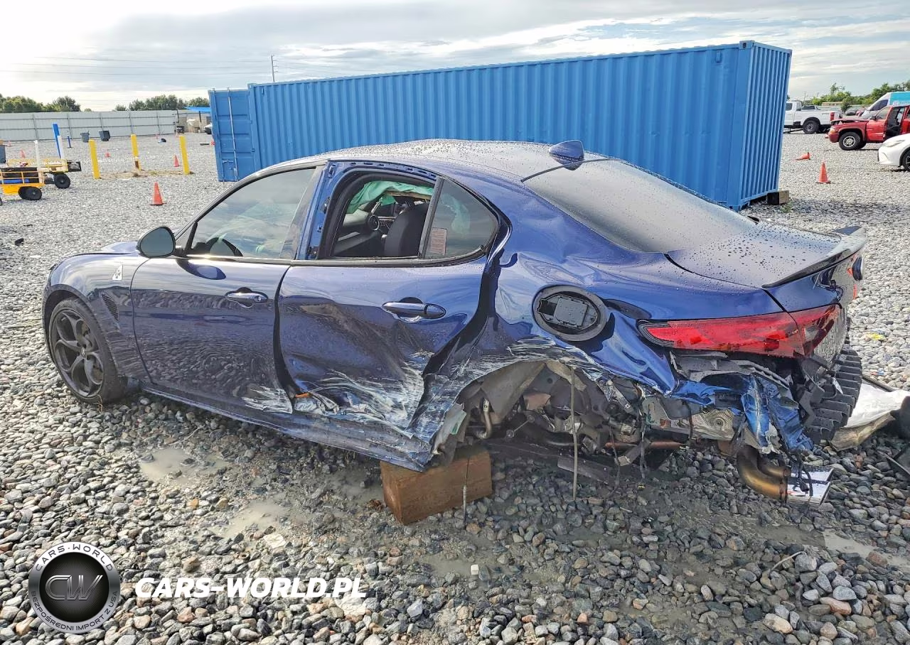 2017 Alfa Romeo Giulia Quadrifoglio VIN:ZARFAEAV0H7558566 - 2