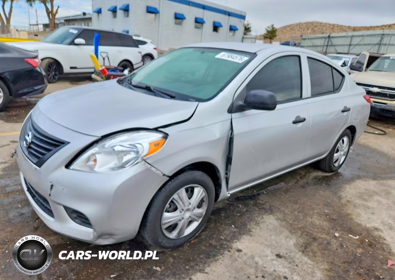 2014 Nissan Versa 1.6 S – zdjęcie 1 z 12