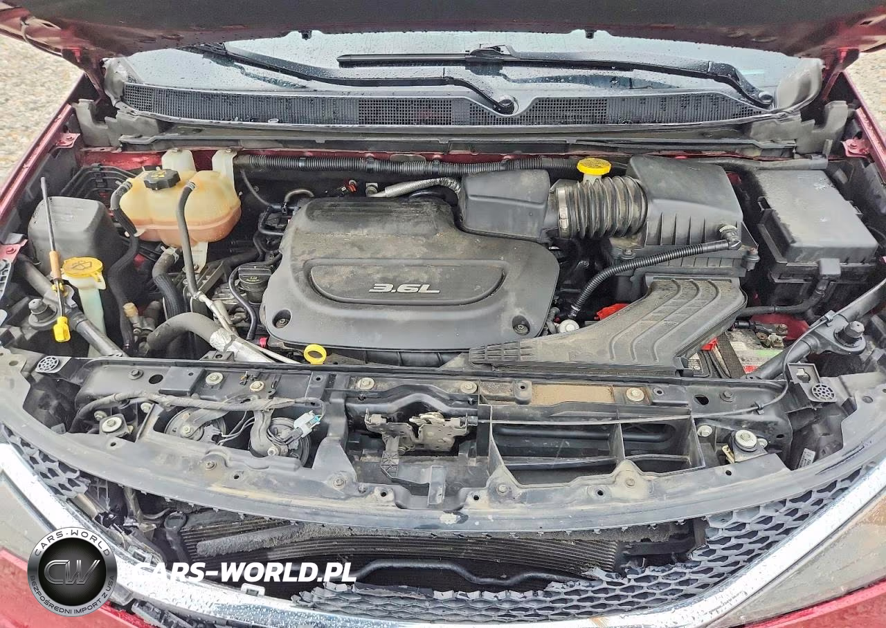 2017 Chrysler Pacifica Touring VIN:2C4RC1DG2HR522187 - 12
