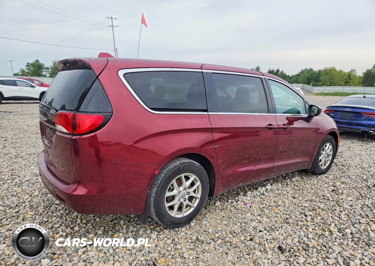 2017 Chrysler Pacifica Touring VIN:2C4RC1DG2HR522187 - 3