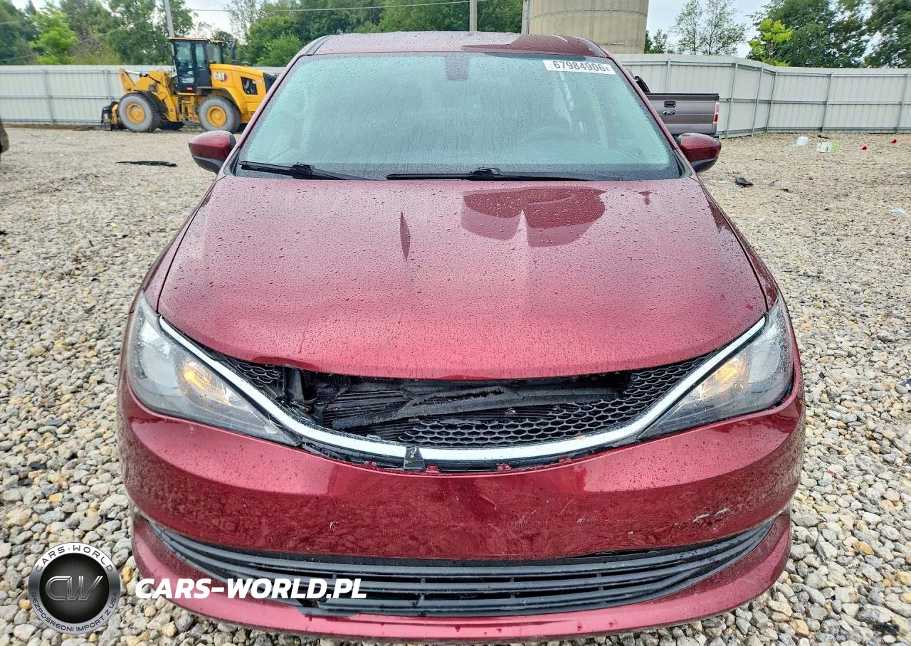 2017 Chrysler Pacifica Touring VIN:2C4RC1DG2HR522187 - 5