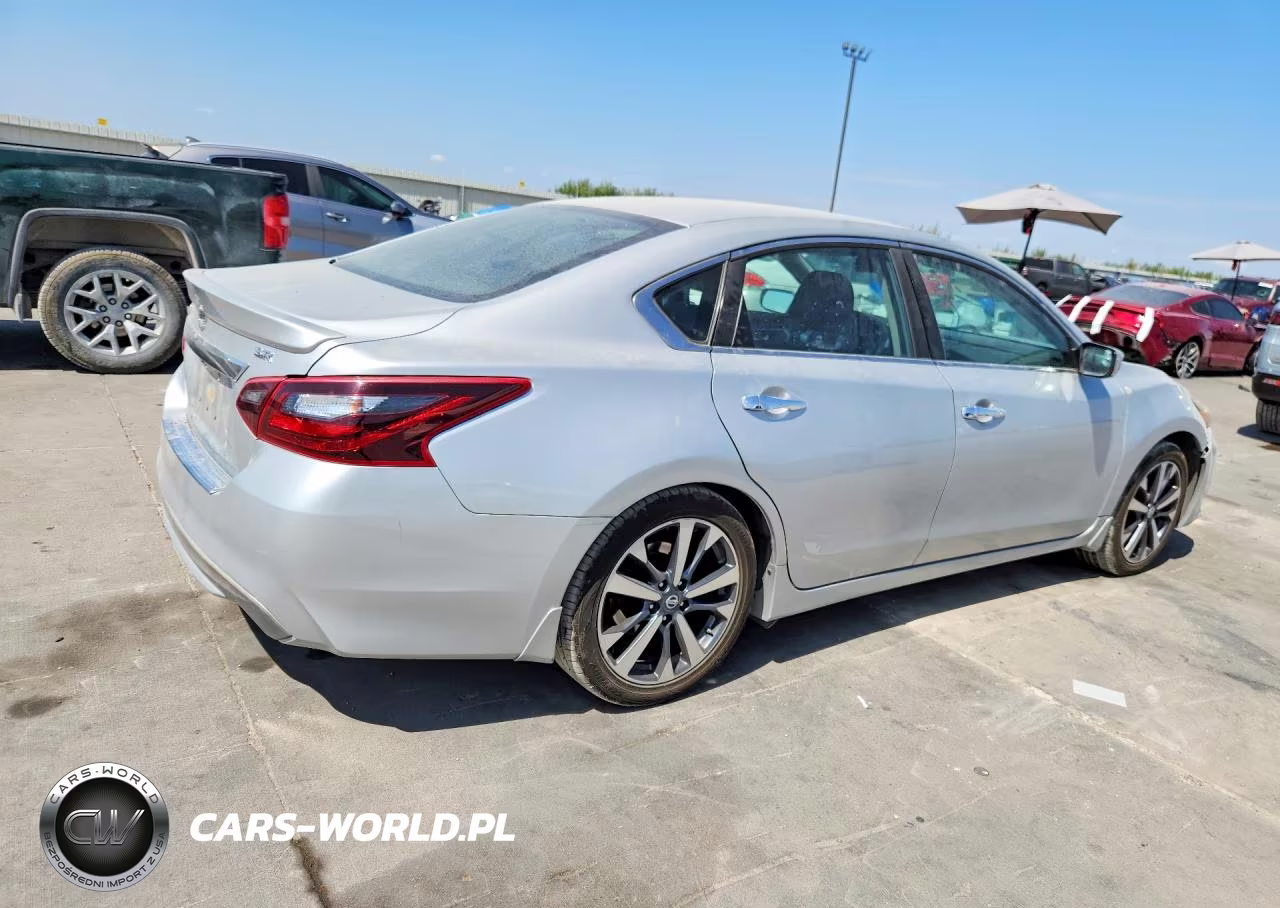 2017 Nissan Altima 2.5 Sr VIN:1N4AL3AP9HN359330 - 3