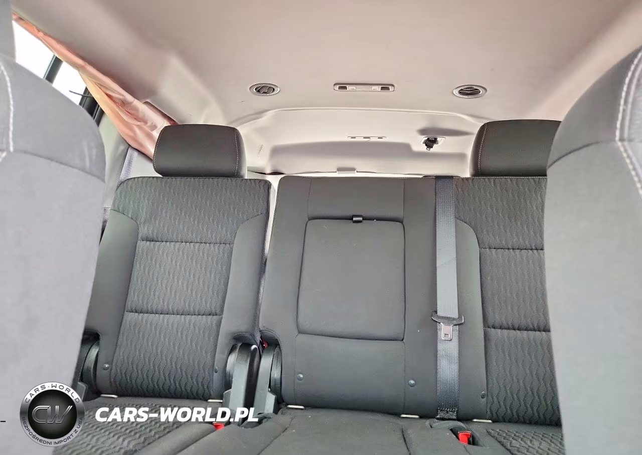 2019 Chevrolet Suburban K1500 VIN:1GNSKKEC8KR148016 - 10