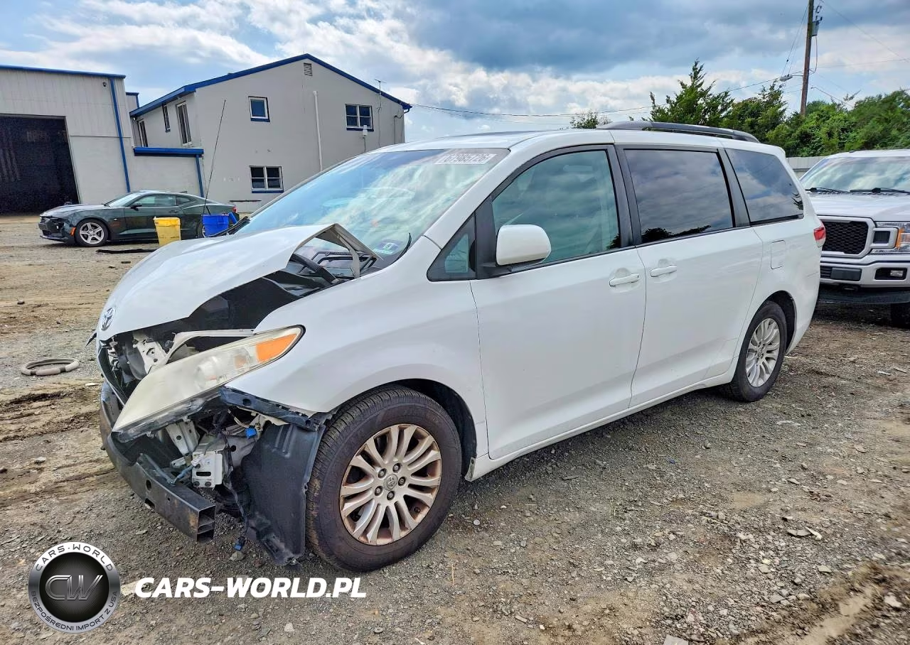 2013 Toyota Sienna Xle 8-Passenger VIN:5TDYK3DC1DS397210 - 1
