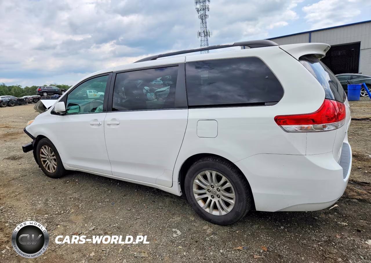 2013 Toyota Sienna Xle 8-Passenger VIN:5TDYK3DC1DS397210 - 2