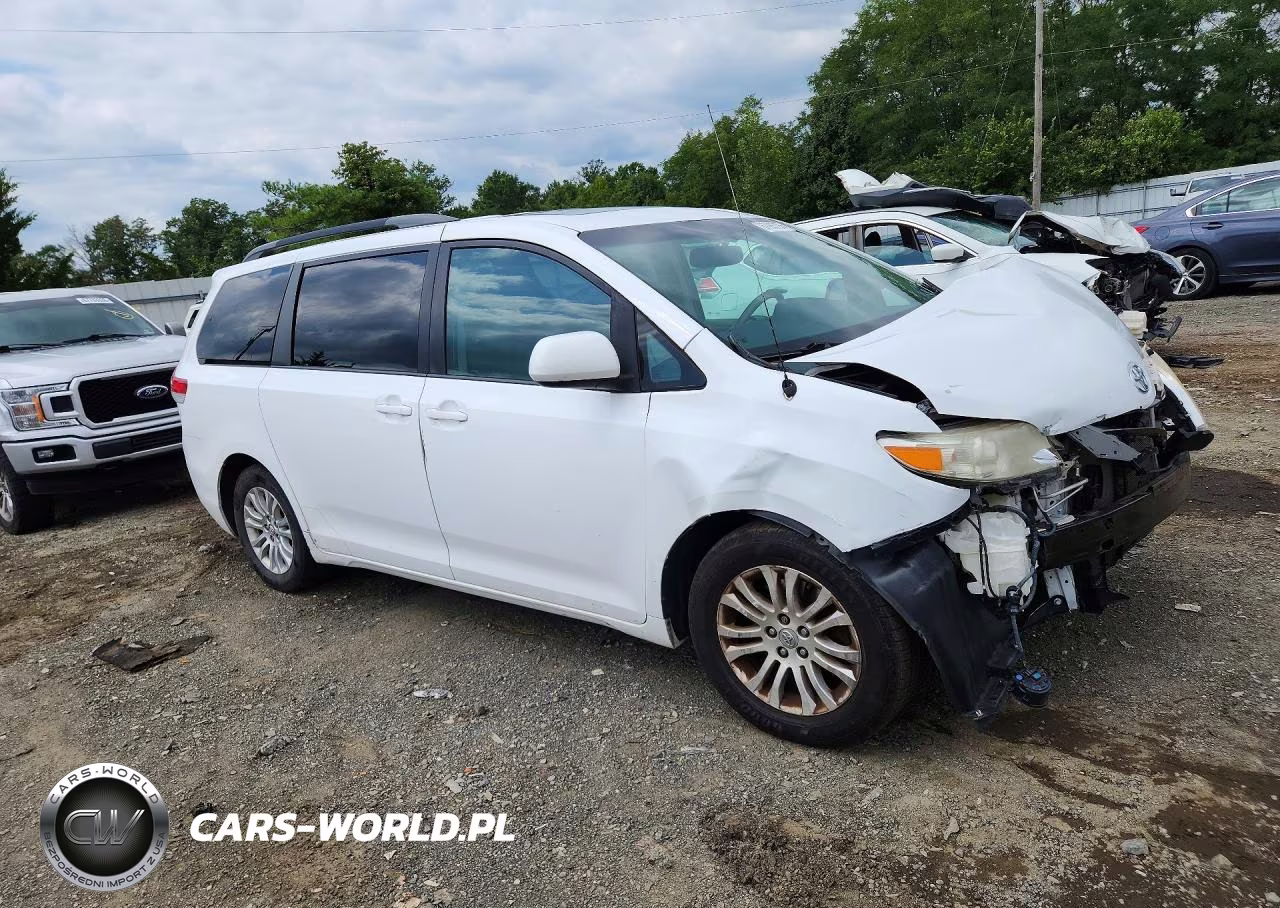 2013 Toyota Sienna Xle 8-Passenger VIN:5TDYK3DC1DS397210 - 4