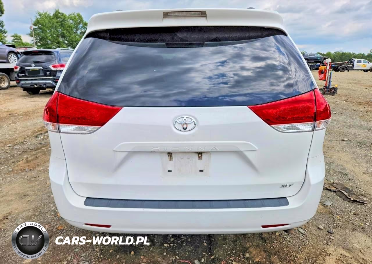 2013 Toyota Sienna Xle 8-Passenger VIN:5TDYK3DC1DS397210 - 6