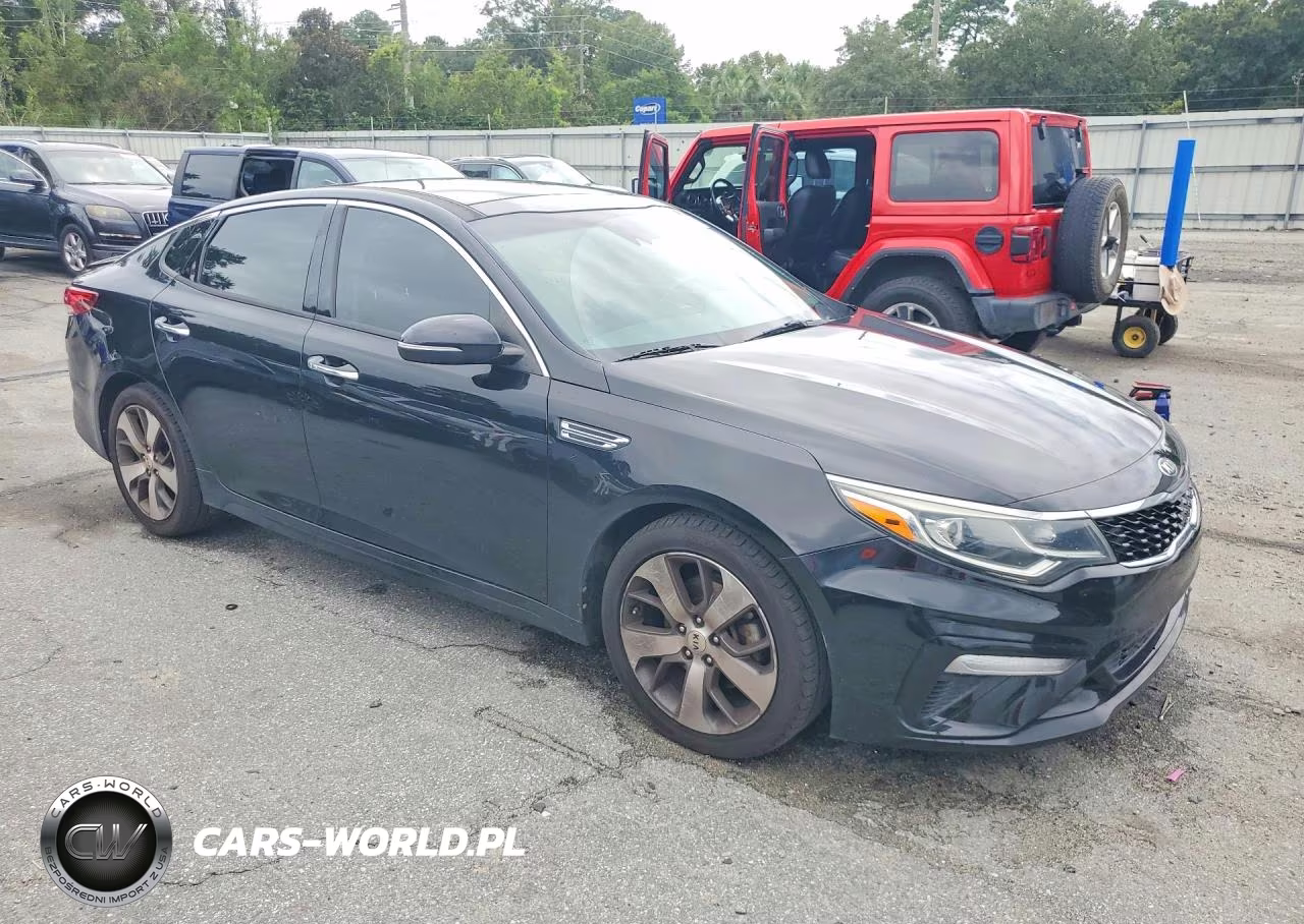 2020 Kia Optima S VIN:5XXGT4L36LG403079 - 4