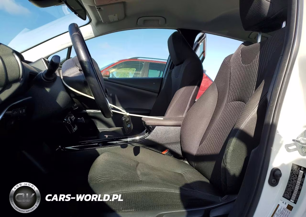 2017 Toyota Prius Three VIN:JTDKARFU7H3052174 - 7