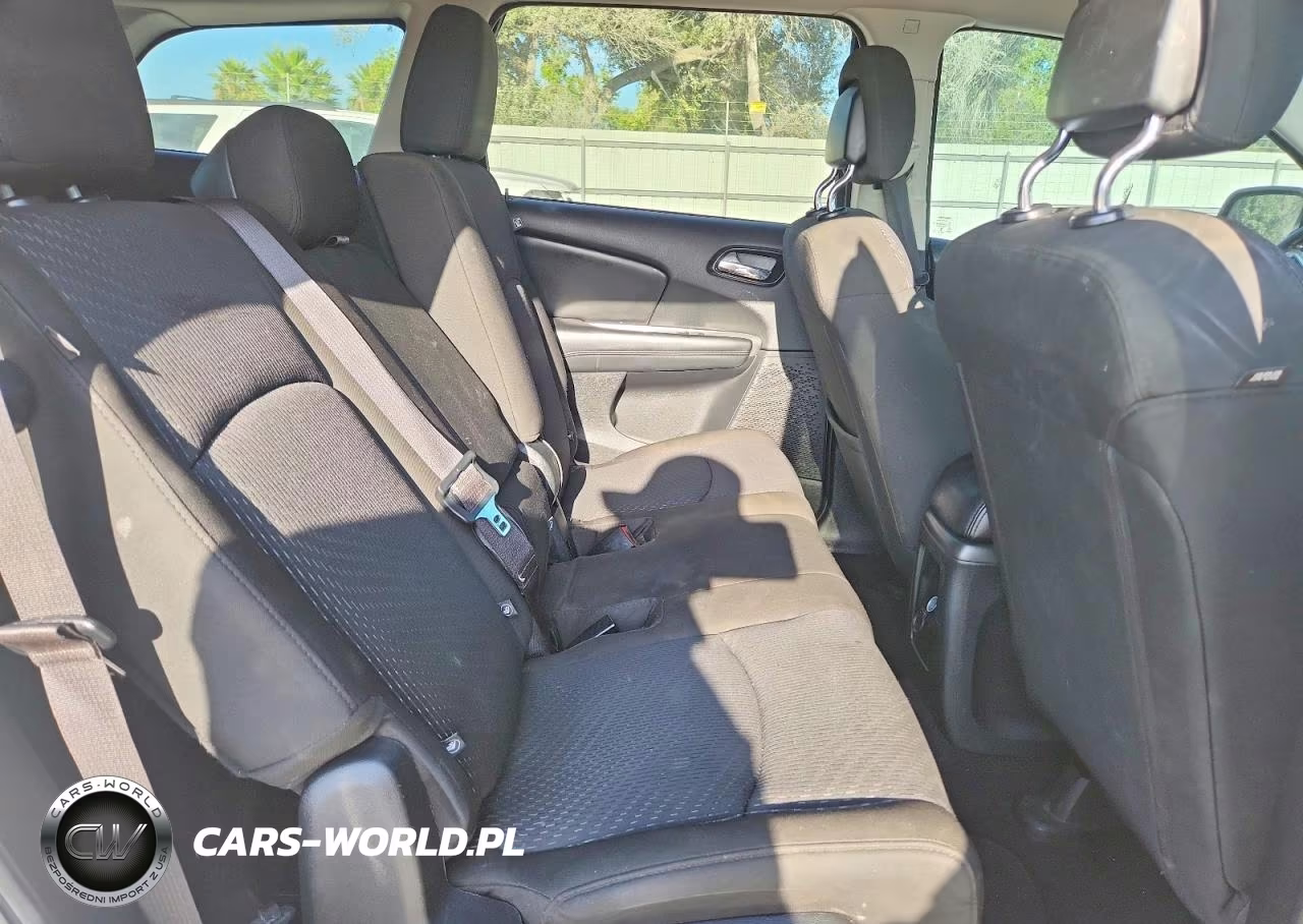 2019 Dodge Journey Se VIN:3C4PDCBB7KT863550 - 10
